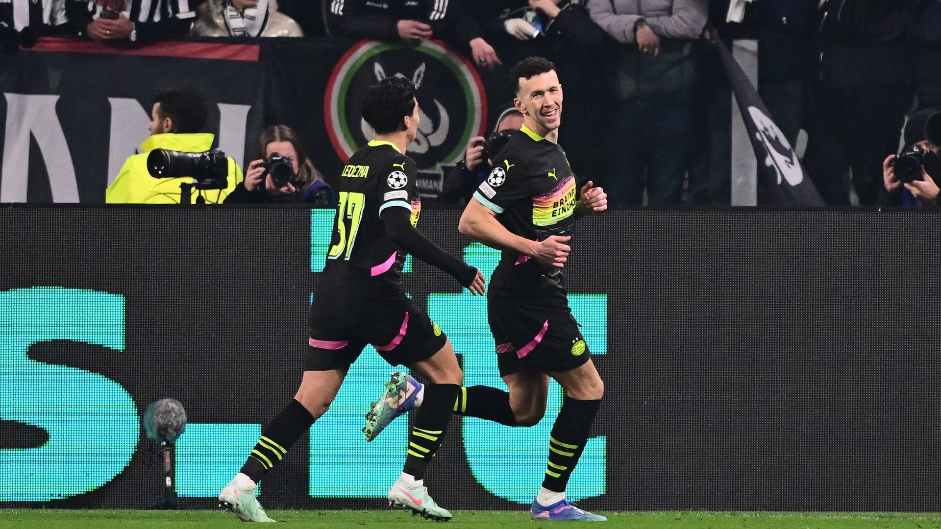 鲁媒称赞于金永：临危受命表现不俗，王大雷有了“接班人”.