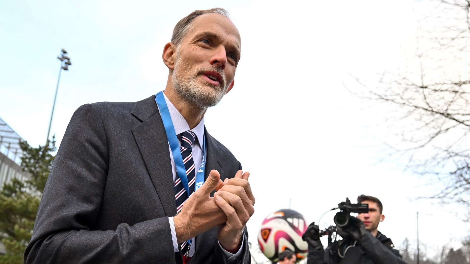 早报：阿森纳主场0-1不敌西汉姆；曼联2-2埃弗顿.