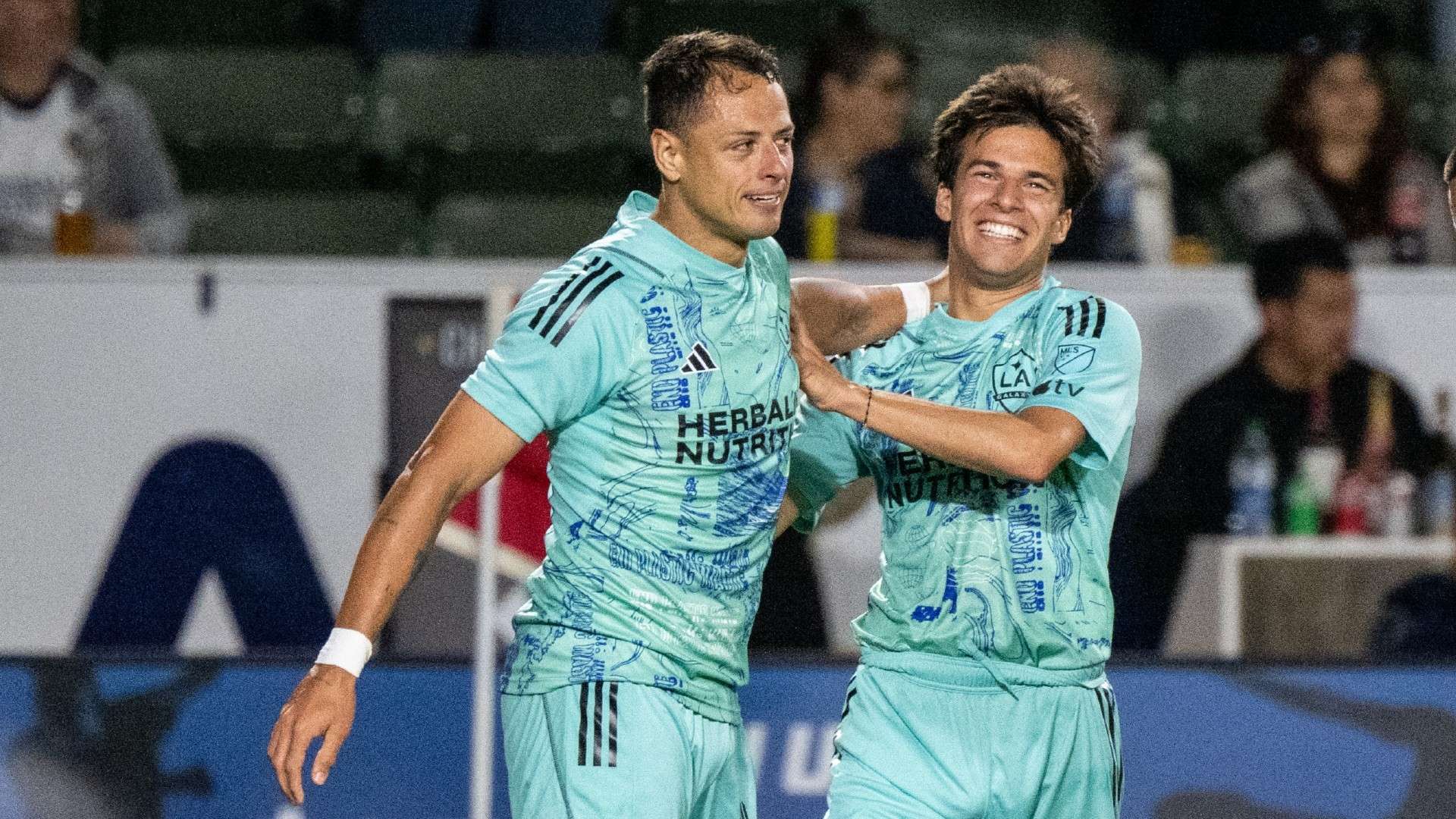 老友重逢,梅西C羅最後的擁抱！.