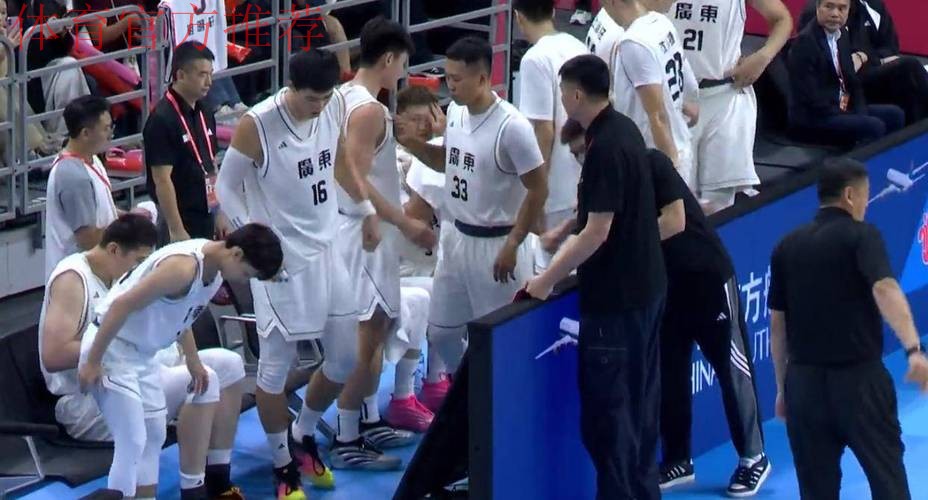 萨姆纳+萨林杰+奎因！广东男篮首战山西，杜锋祭出“复仇者联盟”